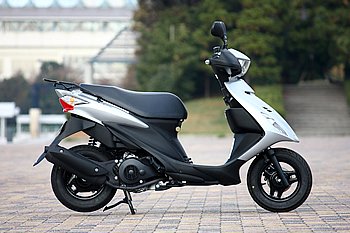 スズキ アドレスV125S リミテッド 写真