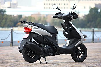 スズキ アドレスV125S リミテッド 写真