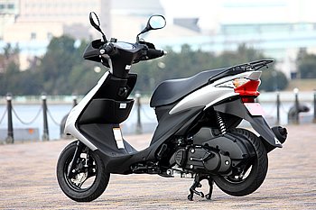 スズキ アドレスV125S リミテッド 写真