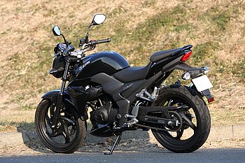 SYM ウルフ SB250Ni 写真
