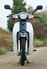 ホンダ スーパーカブ110（2012） 写真
