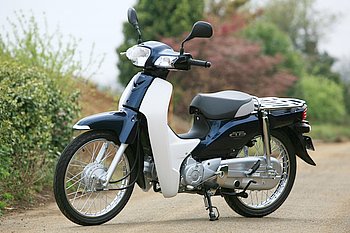 ホンダ スーパーカブ110（2012） 写真