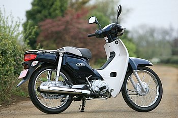 ホンダ スーパーカブ110（2012） 写真