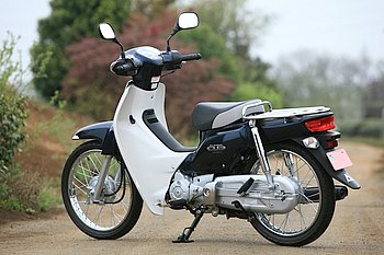 ホンダ スーパーカブ110（2012） 写真