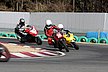 バイクはミニでも、レース内容は本格的です。コースのあちこちで、熱いバトルが繰り広げられていました。