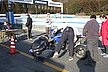 レースの参加車両には車検が義務づけられています。レギュレーションを守っていなかったり、不調なバイクは出走を認められません。整備の行き届いていないマシンは、本人だけでなく一緒にレースを走る他のライダーも危険にさらすためです。安全面の確保には十分な配慮がなされているのです。