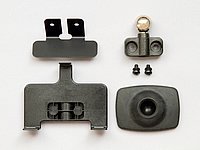 取り付けは付属のブラケットを使用。カウル内やメーターパネル、タンク上など状況や好みに応じて装着が可能。オプションのマウントシステムを使えばハンドルへの装着もOK。