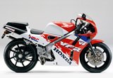 走りを楽しむレーサーレプリカ！