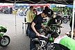 その後は車検。レギュレーションに違反していないか、整備に不備が無いかなどをチェックします。 その後は車検。レギュレーションに違反していないか、整備に不備が無いかなどをチェックします。