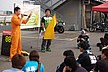 走行前のブリーフィングの様子。レース中に出される旗の説明や、コースの説明を聞きます。 走行前のブリーフィングの様子。レース中に出される旗の説明や、コースの説明を聞きます。