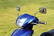 こちらのブルーの車輌はスポーツスタイルのカスタムパーツが装着されています。