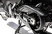 足周りも進化した新型TMAX。走りのパフォーマンスはさらに磨き上げられています。 足周りも進化した新型TMAX。走りのパフォーマンスはさらに磨き上げられています。