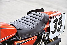 XLCR がモチーフとなるシートカウルもエアテック社製。