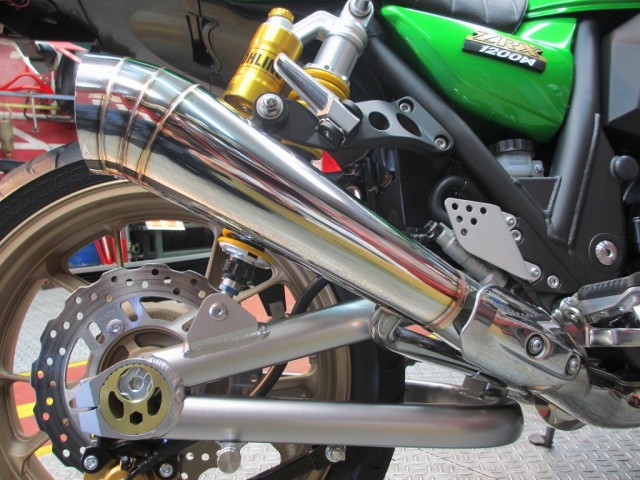 ZRX1200DAEG パワーボックス(ポリッシュ)：マフラー交換 - SP