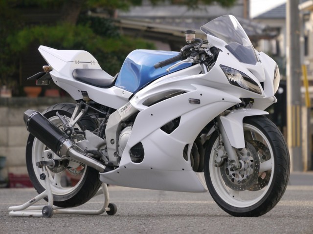 ~FZRR3LN＋YZF R6カウル FZ R!! シングルシートも受注受付