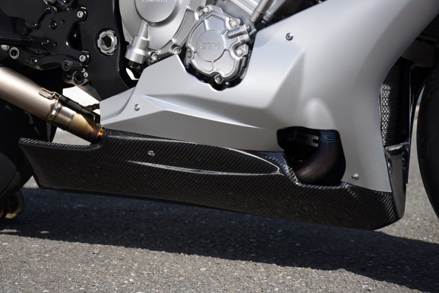 クレバーウルフ R1 2015〜19 STD車 カーボンアンダーカウル 【公式通販】