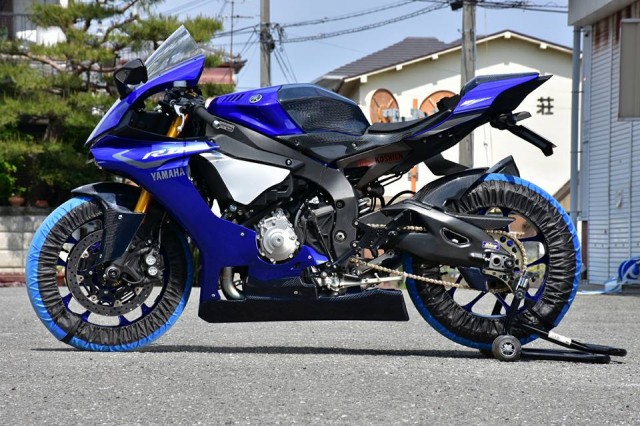 ブルーケブラー/カーボン綾織で15~YZF-R1 STDカウル用アンダーを製作し