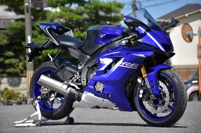 17 YZF-R6 タンクカバー/フルカバード/コールドプレス製法 発売