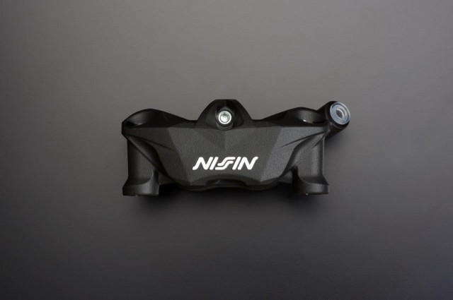 ADVANTAGE NISSIN モノブロックラジアルキャリパー - ADVANTAGE（アドバンテージ） | バイクブロス
