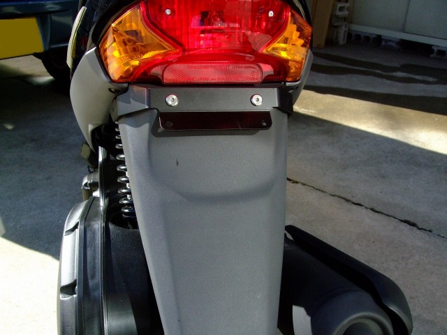 クリスマスファッション デイトナ バイク用 スラントナンバーステー ブラック スチール製 純正リアフェンダー専用 SKYWAVE250 71453  www.borneras-elent.com.ar