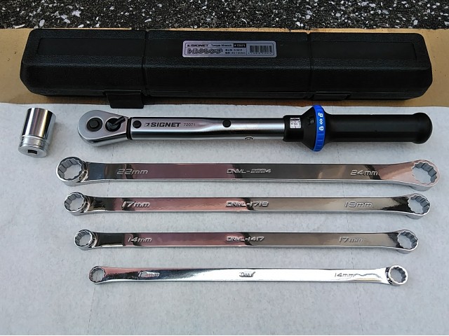 バイク工具セット トルクレンチ プーリーホルダー プライヤー ソケット  他 Amazon.co.jp: フェリモア バイク Y型ユニバーサルホルダー