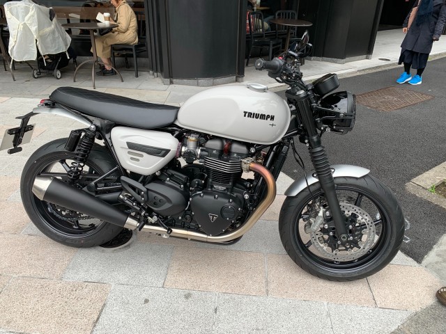 スピードツイン900 やってくる /ストリートツイン