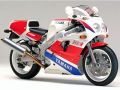 FZR750ROW-01