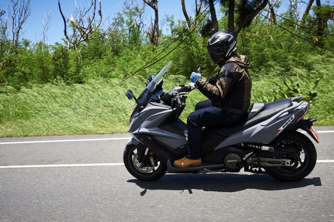 キムコ Ak550 長期インプレvol 04 最終回 キャンプツーリング 夜間走行編 トピックス ビッグスクーターならバイクブロス