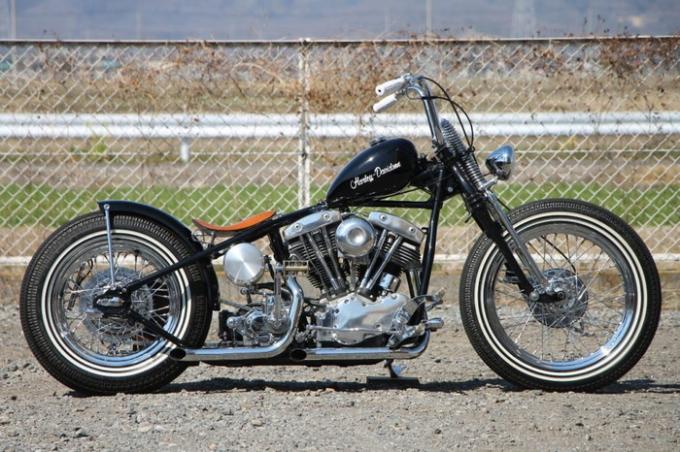 ロサンゼルスで走るアーリーなショベルヘッド 遠藤自動車サービス バイクブロス ロサンゼルスで走るアーリーなショベルヘッド 遠藤自動車サービス バイクブロス