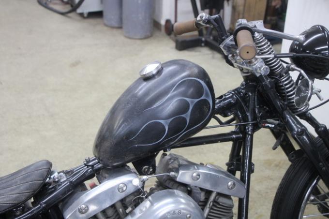 ロングツーリングで役立つキャリヤ製作 遠藤自動車サービス バイクブロス ロングツーリングで役立つキャリヤ製作 遠藤自動車サービス バイクブロス