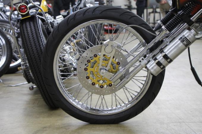 ブレーキディスクローターもカスタムパーツのひとつ 遠藤自動車サービス バイクブロス