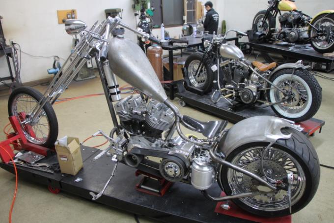 ゴールドリーブ シルバーリーフのカスタムペイント 遠藤自動車サービス バイクブロス