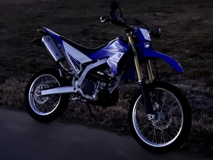 �����Υ����ʡ��ͤ���Υꥯ�����Ȥˤ��������ơ�YAMAHA��WR250R��DESERT BOX ��ȯ���ϡ�