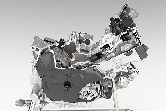 ホンダ】 700cc新開発エンジンと新型トランスミッションを発表| バイク