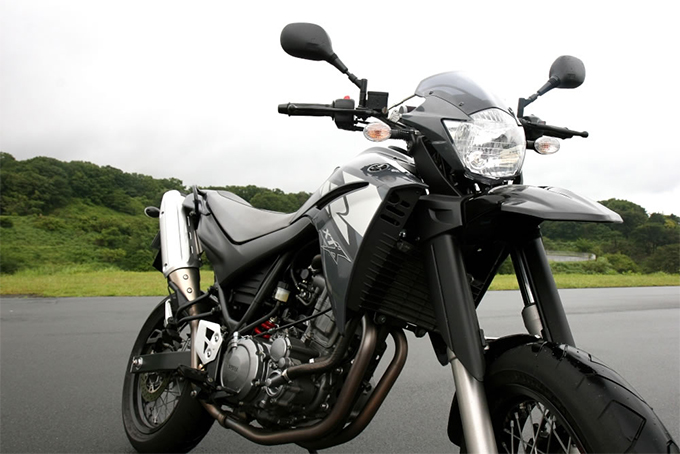ヤマハ XT660X – 本気の走りを感じさせるエンジンと足回り 試乗
