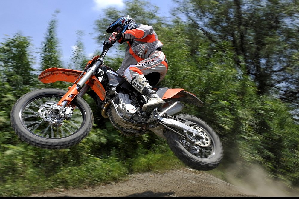 KTM 530EXC-R – 250の車格にモンスターパワーを秘めた 試乗