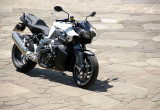 BMW Motorrad K 1300 R – 過激さよりも扱いやすさが際立つ