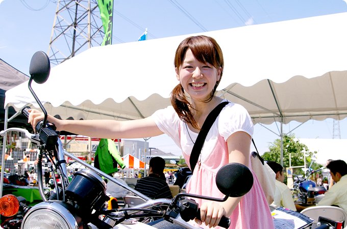 Mai With カワサキ 250tr 女性ライダーストリートスナップ バイクブロス