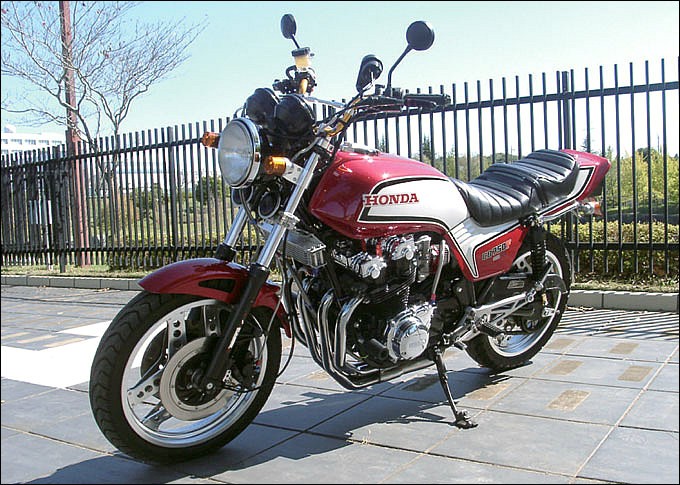 ホンダ Cb750f プロが造るカスタム バイクブロス ホンダ Cb750f プロが造るカスタム バイクブロス