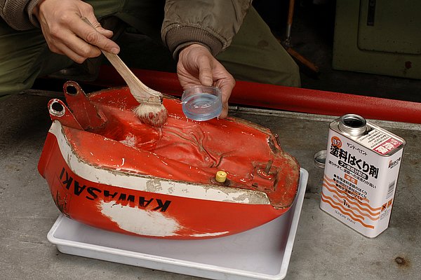 耐ガソリンペイントによるタンク塗装編 部位別メンテナンス バイクブロス マガジンズ