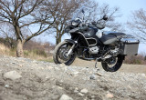 BMW Motorrad R 1200 GS Adventure (DOHC) – ひとつのカテゴリを築き上げた冒険マシン