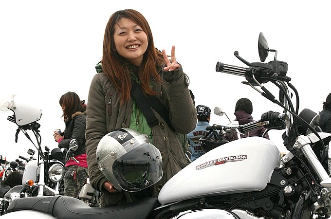 ハーレーダビッドソン XS レディース レザージャケット ツーリング バイク女子 Maeda sister with ハーレーダビッドソン FLSTC 女性ライダー