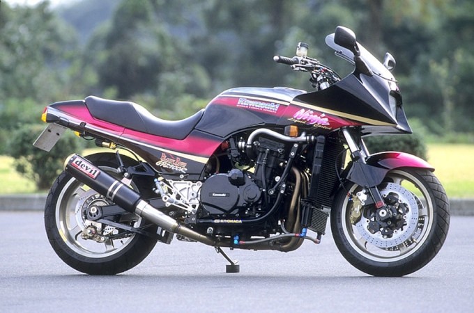 カワサキ GPZ900R プロが造るカスタム バイクブロス