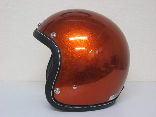 GREASY KIDS オリジナルのメタルオレンジヘルメットがデビュー