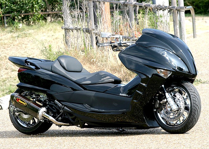 ヤマハ マジェスティ プロが造るカスタム ビッグスクーターならバイク