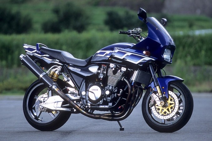 XJR1300 リアホイール R-62 ヤマハ 純正  バイク 部品 XJR1200 曲がり無し 修復素材に 品薄 希少品 車検 Genuine:22211212