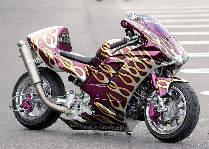 ワンオフ DUCATI???＆モンキーR???仕様