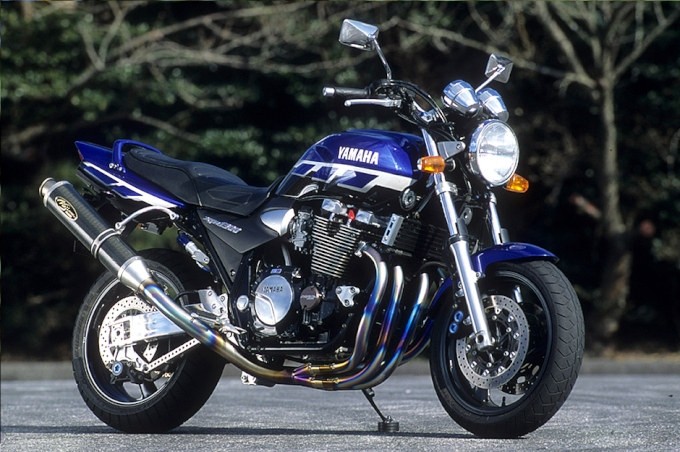 ヤマハ XJR1300 プロが造るカスタム バイクブロス