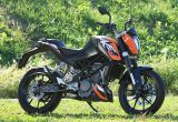 KTM 125 DUKE – 新世代のコンパクトスポーツバイク