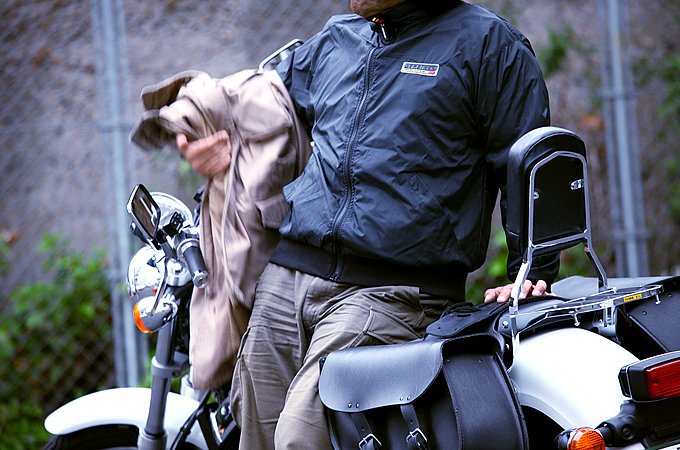 ガービング 電熱インナージャケット（2013年モデル） バイク用品インプレッション バイクブロス・マガジンズ